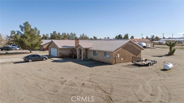 4265 Camellia, Phelan CA: https://media.crmls.org/medias/da5b112a-bb66-4d8a-af0c-4309a77adc16.jpg