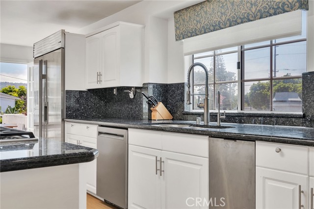 1021 Avenue D, Redondo Beach, California 90277, 4 Bedrooms Bedrooms, 0 ,2 BathroomsBathrooms,Residential,For Sale,Avenue D,0,SB26127548