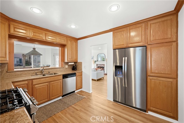 33 16th Street, Hermosa Beach, California 90254, 4 Bedrooms Bedrooms, ,4 BathroomsBathrooms,Residential,Sold,16th,SR24056246