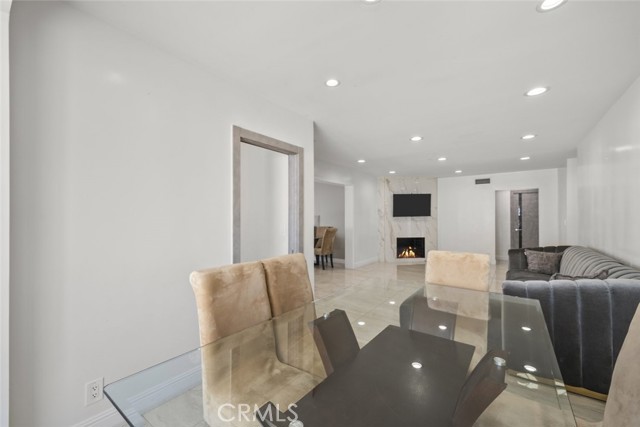 Detail Gallery Image 12 of 41 For 12628 Stagg St, North Hollywood,  CA 91605 - 4 Beds | 2 Baths