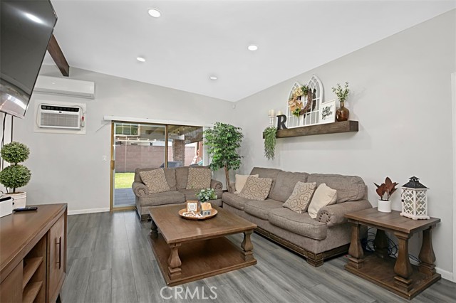Detail Gallery Image 7 of 34 For 9726 Myron St, Pico Rivera,  CA 90660 - 4 Beds | 2 Baths