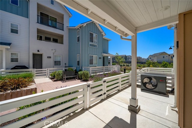 905 Madonna Road, San Luis Obispo CA: https://media.crmls.org/medias/da5c92c4-87e7-45e2-ab65-5fa16592a93a.jpg