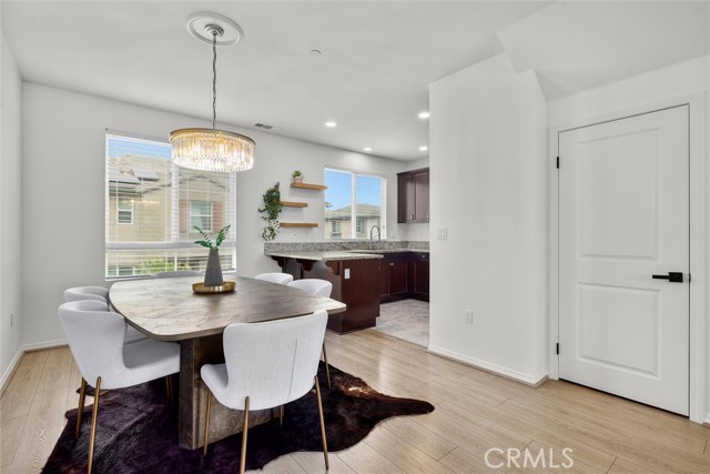 12039 Stanley Park Court, Hawthorne CA: https://media.crmls.org/medias/da5d874b-a09a-43c2-8792-86fd4f5ef926.jpg