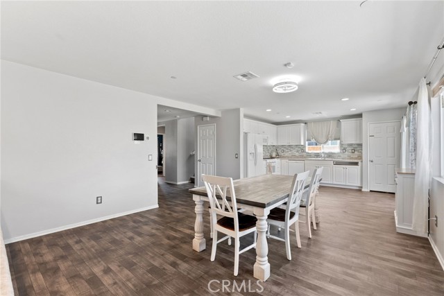 Detail Gallery Image 16 of 52 For 11832 Espola Pl, Victorville,  CA 92392 - 4 Beds | 3 Baths