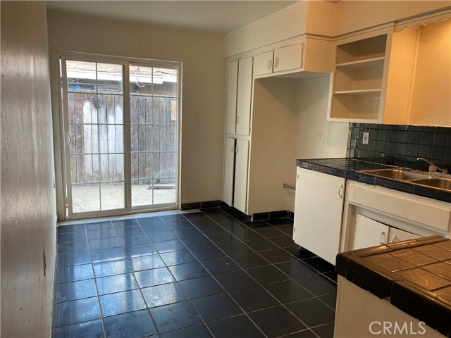 1108 Monterey Street, Bakersfield CA: https://media.crmls.org/medias/da5eaed0-59ac-4734-a022-4d6653b35d79.jpg