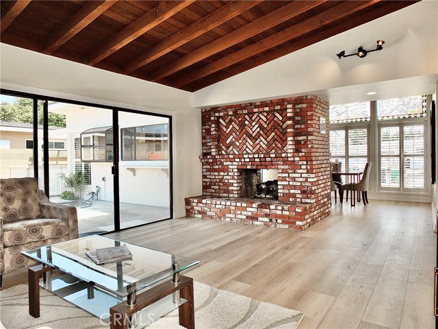 Detail Gallery Image 5 of 46 For 6531 E Espanita St, Long Beach,  CA 90815 - 3 Beds | 2 Baths