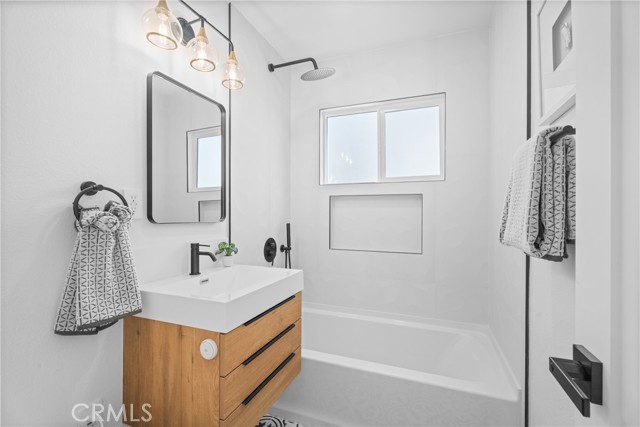4532 Zella Lane, Yorba Linda CA: https://media.crmls.org/medias/da6140a6-2922-4da6-b038-cdf1466a5be9.jpg