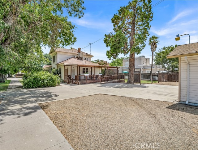 Detail Gallery Image 9 of 41 For 1005 L St, Reedley,  CA 93654 - 3 Beds | 2 Baths