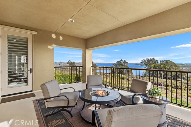 4762 Oceanridge Drive, Huntington Beach CA: https://media.crmls.org/medias/da61d0a0-7b15-4a19-bb7b-9a1dcc9cba8f.jpg