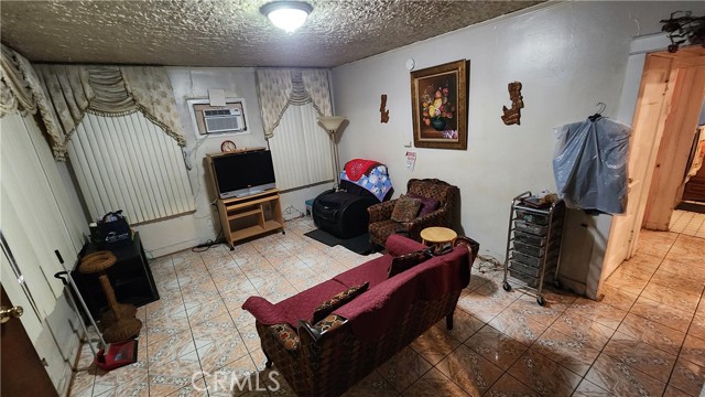 Detail Gallery Image 14 of 15 For 223 E Emerson Ave, Monterey Park,  CA 91755 - 2 Beds | 1 Baths