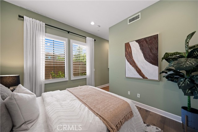142 Salt spg, Irvine CA: https://media.crmls.org/medias/da627a32-a96c-4e27-ac1b-95dac45574e3.jpg