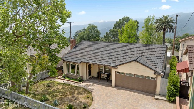 3348 Burritt Way, La Crescenta CA: https://media.crmls.org/medias/da633435-50dd-471d-b842-03f018f1b6f8.jpg