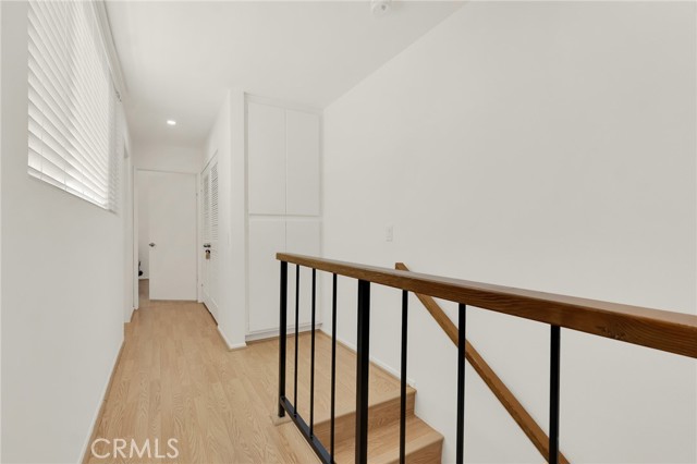Detail Gallery Image 23 of 33 For 5835 Etiwanda Ave, Tarzana,  CA 91356 - 2 Beds | 2/1 Baths