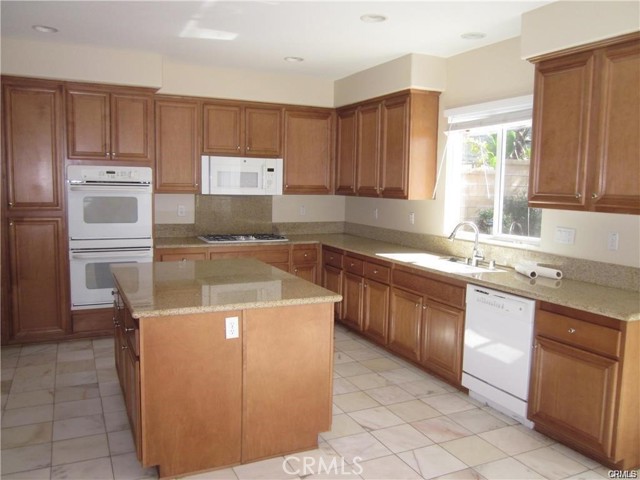 Detail Gallery Image 14 of 44 For 27086 Pumpkin St, Murrieta,  CA 92562 - 5 Beds | 3 Baths
