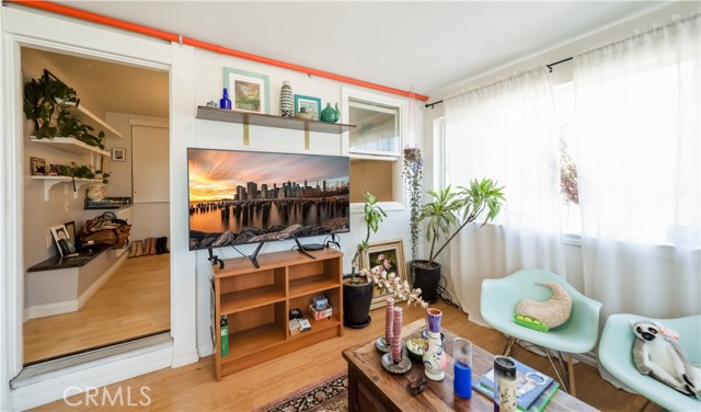 Studio Living Room - 2