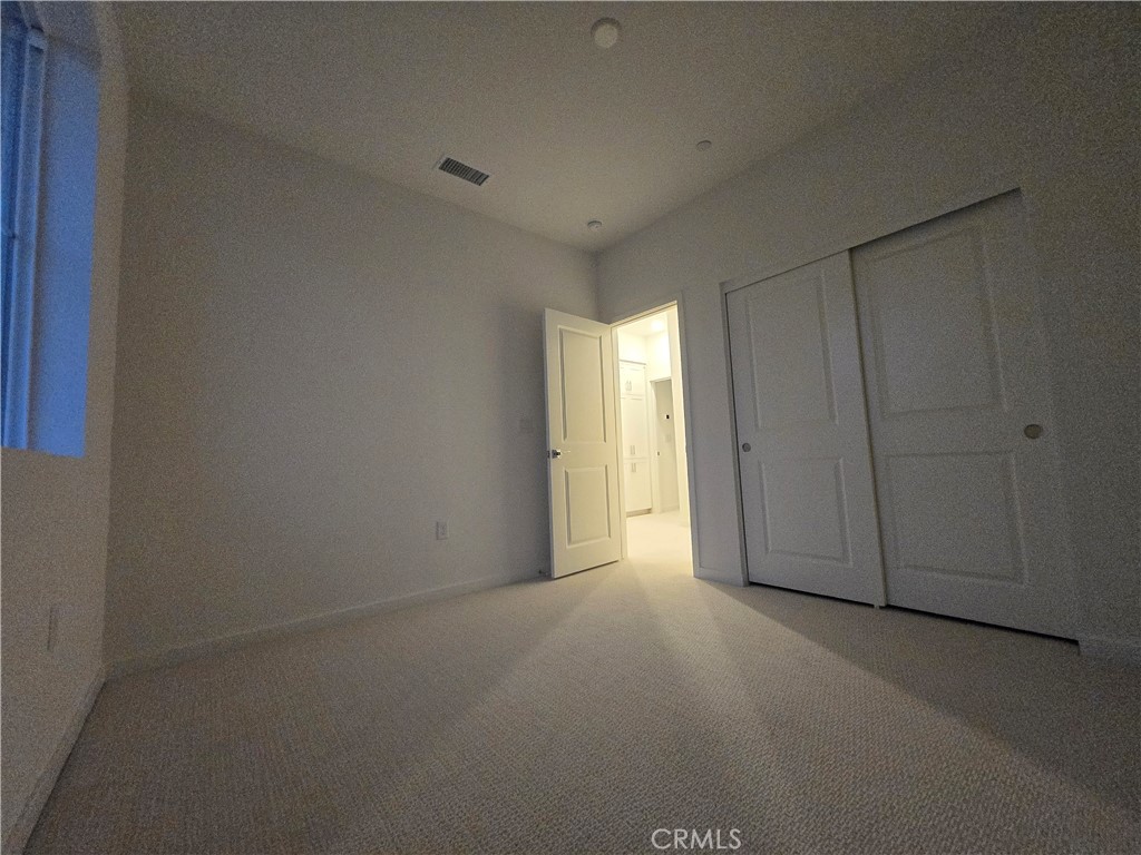 https://media.crmls.org/medias/da655129-f49b-4564-9620-8980e5983d2d.jpg?preset=X-Large
