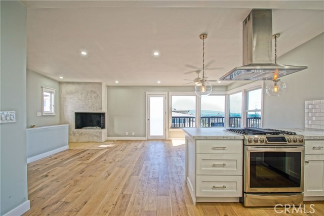 Wide plank oak engineered floors