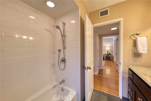 430 N Canyon Boulevard, Monrovia CA: https://media.crmls.org/medias/da65f00f-7280-494a-9ac4-4cf5a4eb625c.jpg