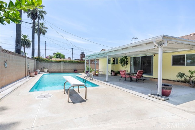 428 S Rosalinda Avenue, Azusa CA: https://media.crmls.org/medias/da65f3ef-a769-462c-910d-06c146804cd0.jpg