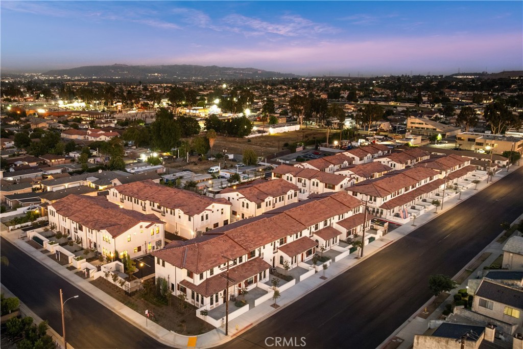 https://media.crmls.org/medias/da66f6c7-d849-4fe2-a8f5-ebeaedf40412.jpg?preset=X-Large