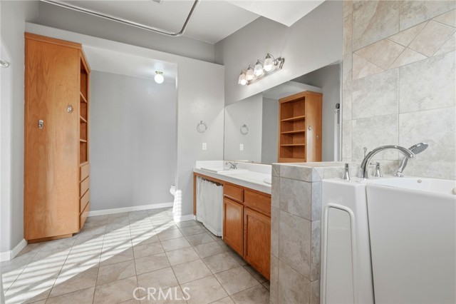 Detail Gallery Image 49 of 57 For 1095 W Saffron, Hanford,  CA 93230 - 4 Beds | 2 Baths