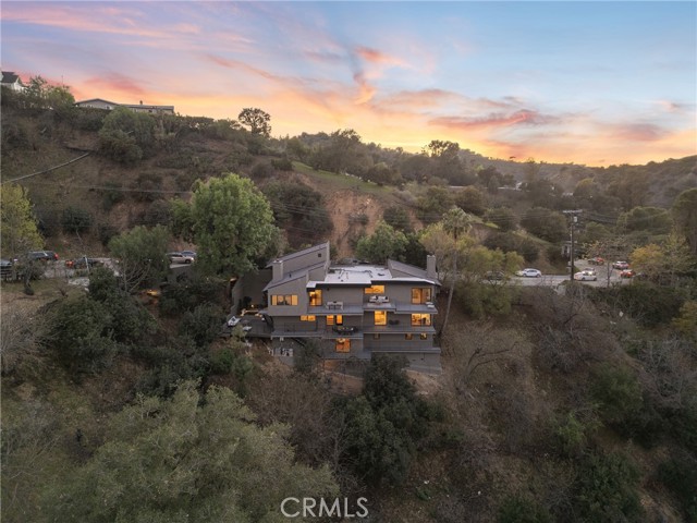 Detail Gallery Image 3 of 62 For 3250 Coldwater Canyon Ave, Studio City,  CA 91604 - 4 Beds | 4 Baths