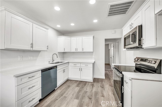 Detail Gallery Image 8 of 20 For 23968 Goetz Dr, Menifee,  CA 92587 - 3 Beds | 1 Baths
