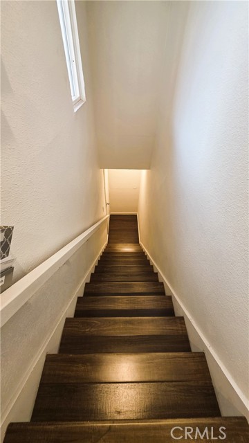 Detail Gallery Image 27 of 31 For 608 Hawthorne St #E,  Glendale,  CA 91204 - 4 Beds | 3/1 Baths