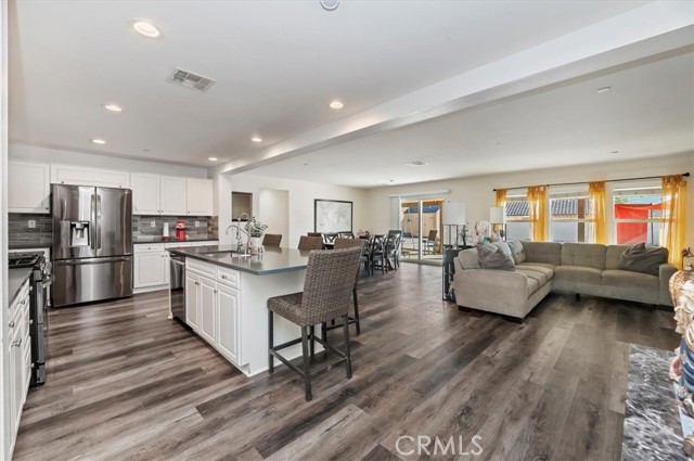 Detail Gallery Image 8 of 38 For 20583 Spring, Riverside,  CA 92507 - 5 Beds | 3/1 Baths