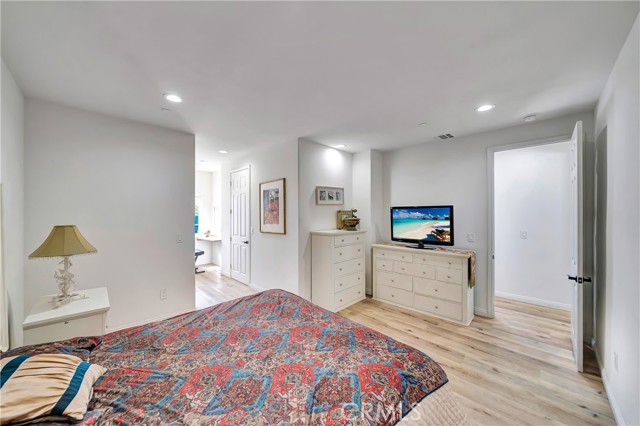 1101 N Maclay Avenue, San Fernando CA: https://media.crmls.org/medias/da683dd5-7d6f-4ece-8b18-842d560aa713.jpg