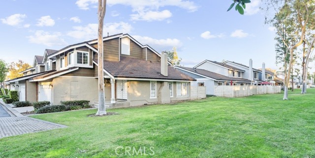 Detail Gallery Image 2 of 19 For 83 Weepingwood #35,  Irvine,  CA 92614 - 3 Beds | 2 Baths