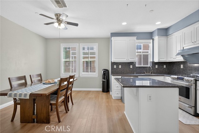 Detail Gallery Image 14 of 64 For 3538 Torrance Bld #145,  Torrance,  CA 90503 - 3 Beds | 2/1 Baths