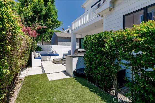 2001 Oak Avenue, Manhattan Beach, California 90266, 5 Bedrooms Bedrooms, ,5 BathroomsBathrooms,Residential,For Sale,Oak,SB25183354