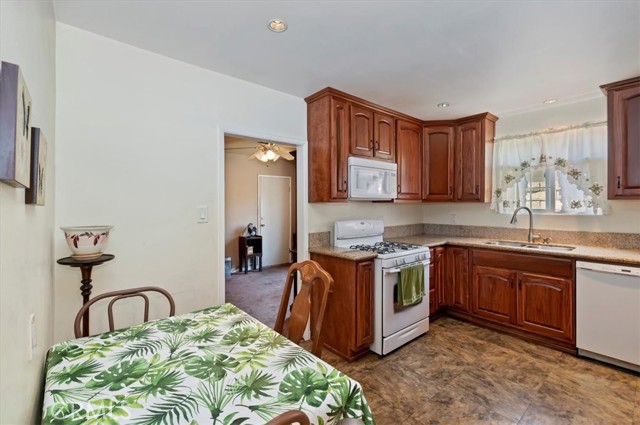 Detail Gallery Image 7 of 35 For 927 Le Borgne Ave, La Puente,  CA 91746 - 4 Beds | 2 Baths