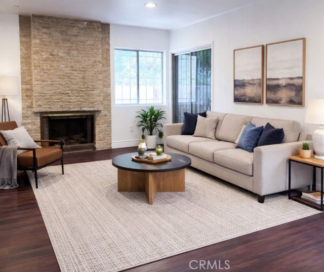 Detail Gallery Image 2 of 16 For 4515 W 137th, Hawthorne,  CA 90250 - 5 Beds | 4 Baths