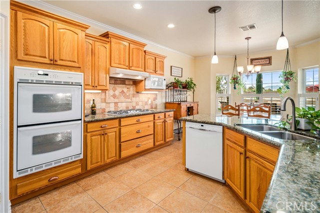 2608 Desert Rose Drive, Lancaster CA: https://media.crmls.org/medias/da6ba157-9dd7-401f-b73a-dcdc296b5c1f.jpg
