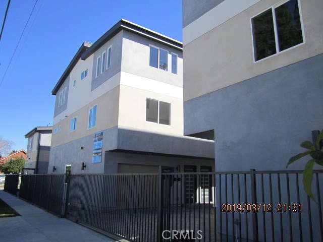 6220 Tyrone Avenue #6220 1/2