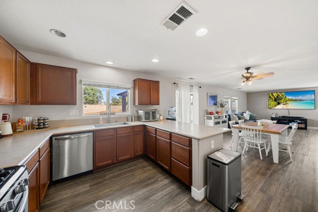 804 Amadova Dr, Perris, CA 92571 photo 6