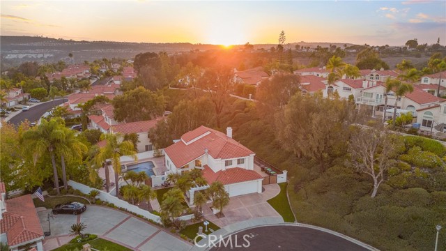 2 Corsica, Laguna Niguel CA: https://media.crmls.org/medias/da6c9476-65e0-48f8-810a-bf63d30e9c32.jpg