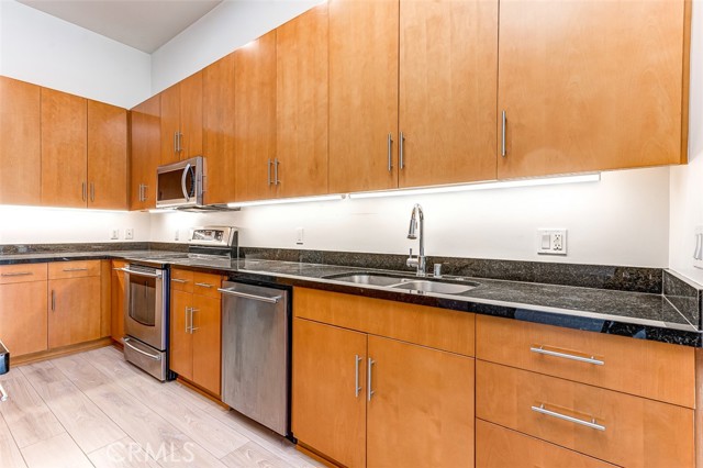 Detail Gallery Image 6 of 15 For 3223 W 6th St #306,  Los Angeles,  CA 90020 - 2 Beds | 2 Baths