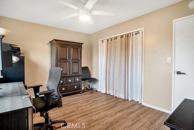 Detail Gallery Image 17 of 26 For 13678 Marchant Ave, Sylmar,  CA 91342 - 3 Beds | 2 Baths