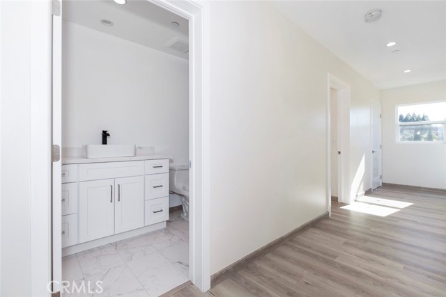 Detail Gallery Image 18 of 30 For 1754 N Berendo St #C,  Los Angeles,  CA 90027 - 3 Beds | 2/1 Baths