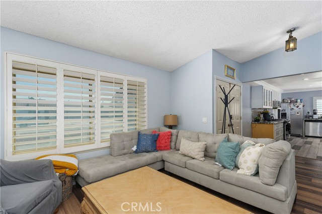 Detail Gallery Image 7 of 42 For 966 N Ironwood Ave, Rialto,  CA 92376 - 3 Beds | 2 Baths