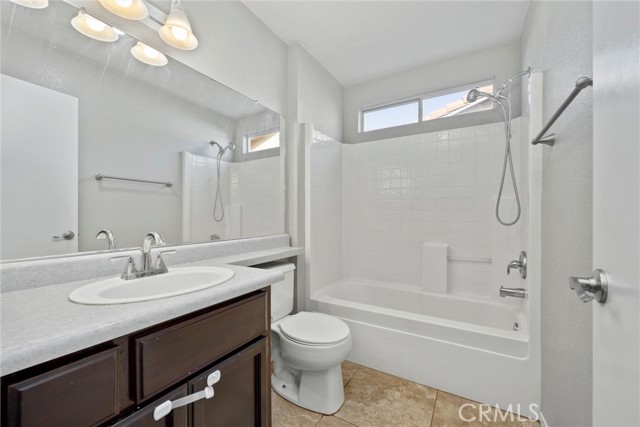 719 Baldwin Farms Drive, Bakersfield CA: https://media.crmls.org/medias/da6e1653-fb70-4c0a-87e0-206cc435cee7.jpg