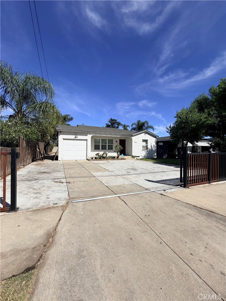 923 S Vine