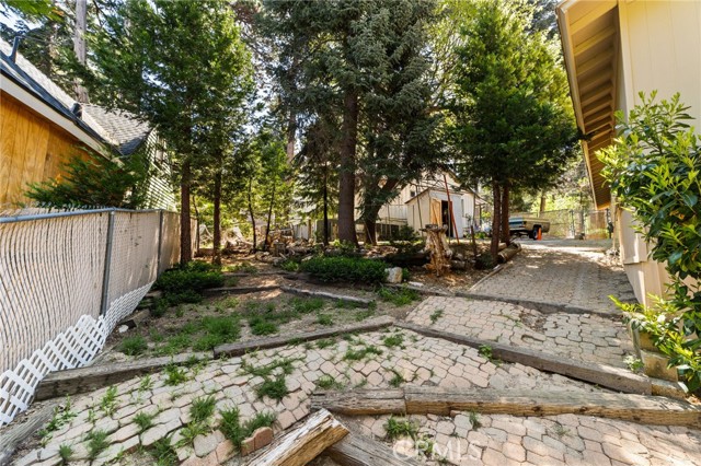 31686 Luring Pines Circle, Running Springs, CA 92382