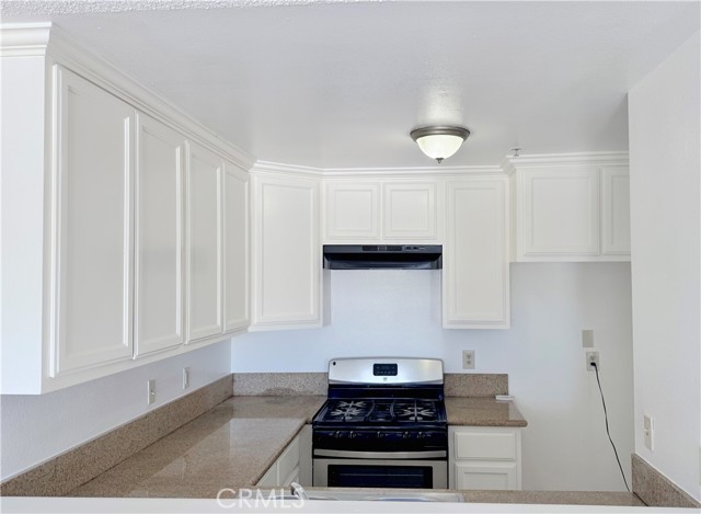 450 E 4th Street, Santa Ana CA: https://media.crmls.org/medias/da6e84e2-8c4c-422b-be85-30219bdce122.jpg