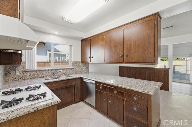 Detail Gallery Image 8 of 43 For 8828 Collett, North Hills,  CA 91343 - 3 Beds | 2 Baths