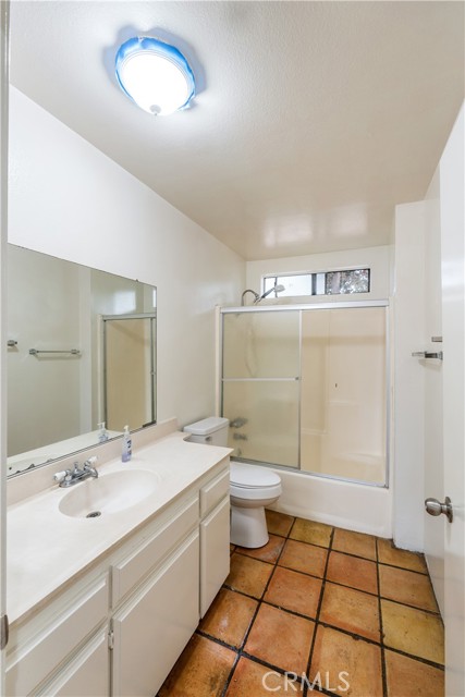 Detail Gallery Image 16 of 23 For 2640 N Eaton Cir, Long Beach,  CA 90815 - 3 Beds | 2 Baths