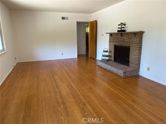 7135 Sultana Avenue, San Gabriel CA: https://media.crmls.org/medias/da6f3d9a-3ca2-46d7-a88f-8a9749402b9d.jpg